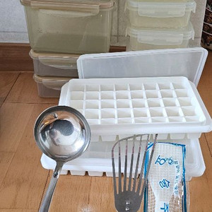 밀폐용기 9개 와 얼음틀 외 총 17종