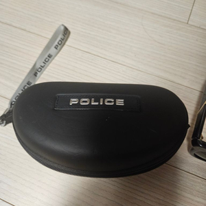 폴리스 선글라스
