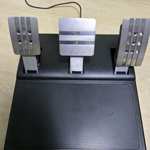 트러스트마스터 T3PA-GT 페달