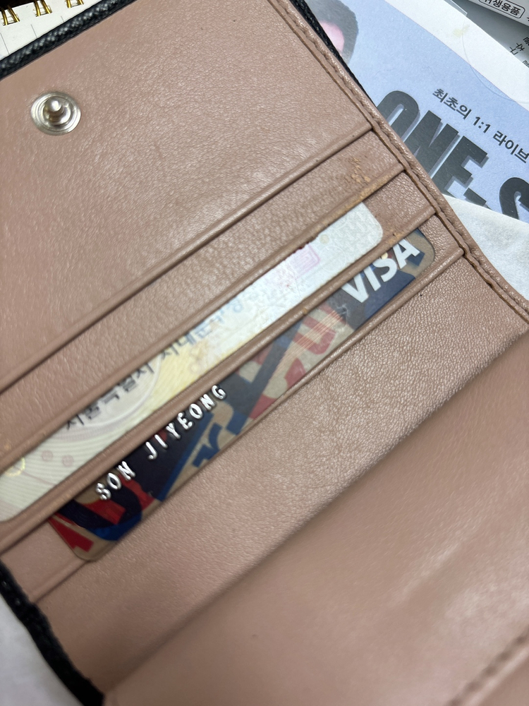 [프라다] 사피아노 검정 반지갑 (풀패키지)--2