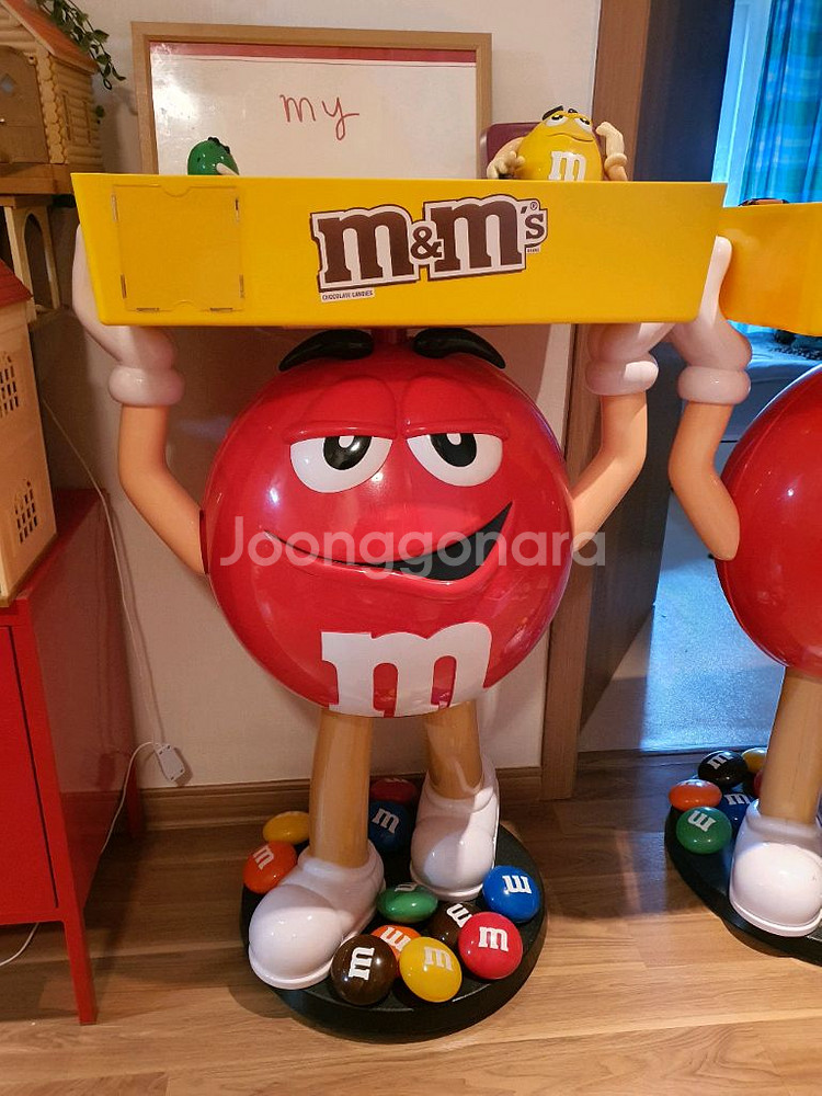 엠엔엠 m&m 엠앤엠 장식장 매대--1