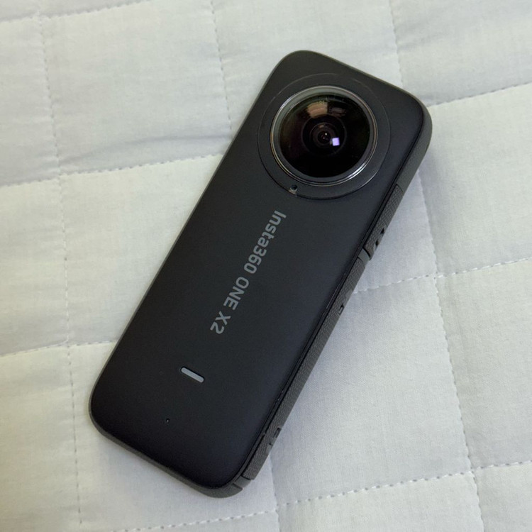 Insta360 ONE X2 이미지