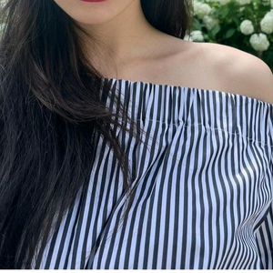 새상품 막스마라 ㅡ 오프숄더형 블라우스