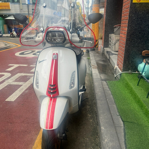 베스파 스프린트21년식 레이싱식스티 한정판 판매합니다