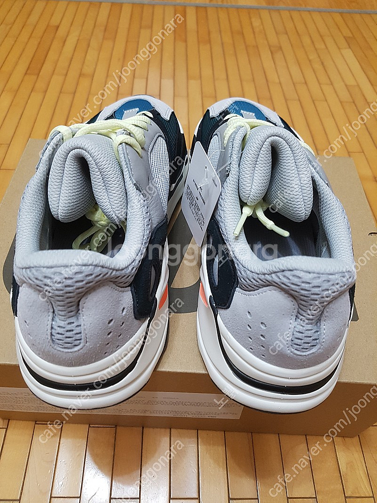 [240] 이지부스트 700 웨이브러너--3