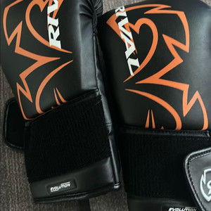 라이벌 에볼루션 RS11 복싱글러브 양손