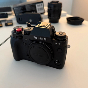 후지필름 X-T1 블랙 풀세트 판매합니다 상태 좋습니다