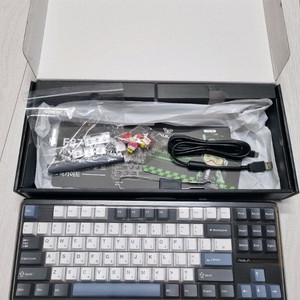 독거미 AULA F87 Pro 황축(옐로우축) 블랙
