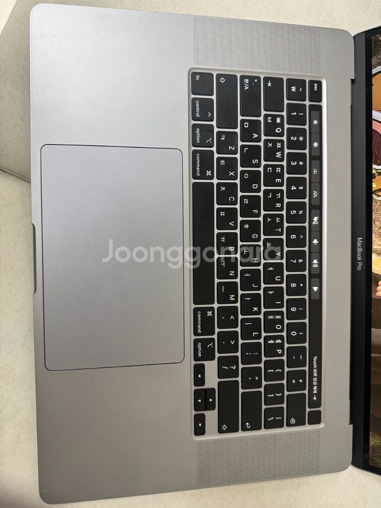 macbook pro 16-inch 2019--1