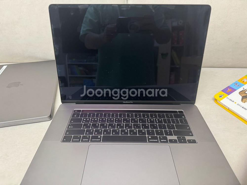macbook pro 16-inch 2019--0