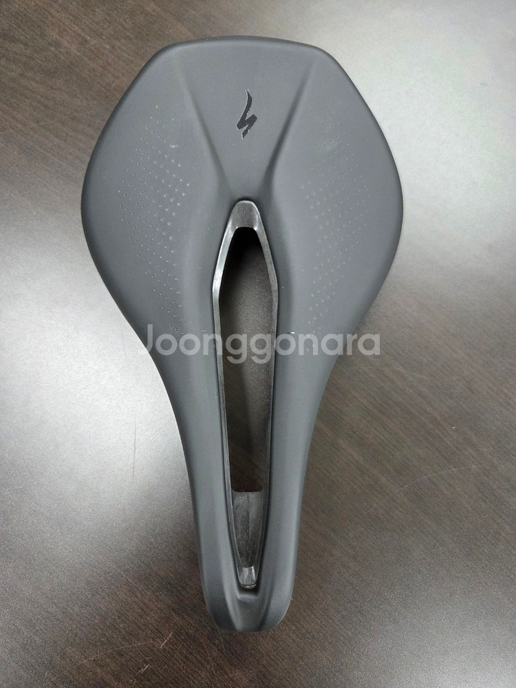 스페셜라이즈드 파워콤프 안장(143mm) 판매합니다.--2