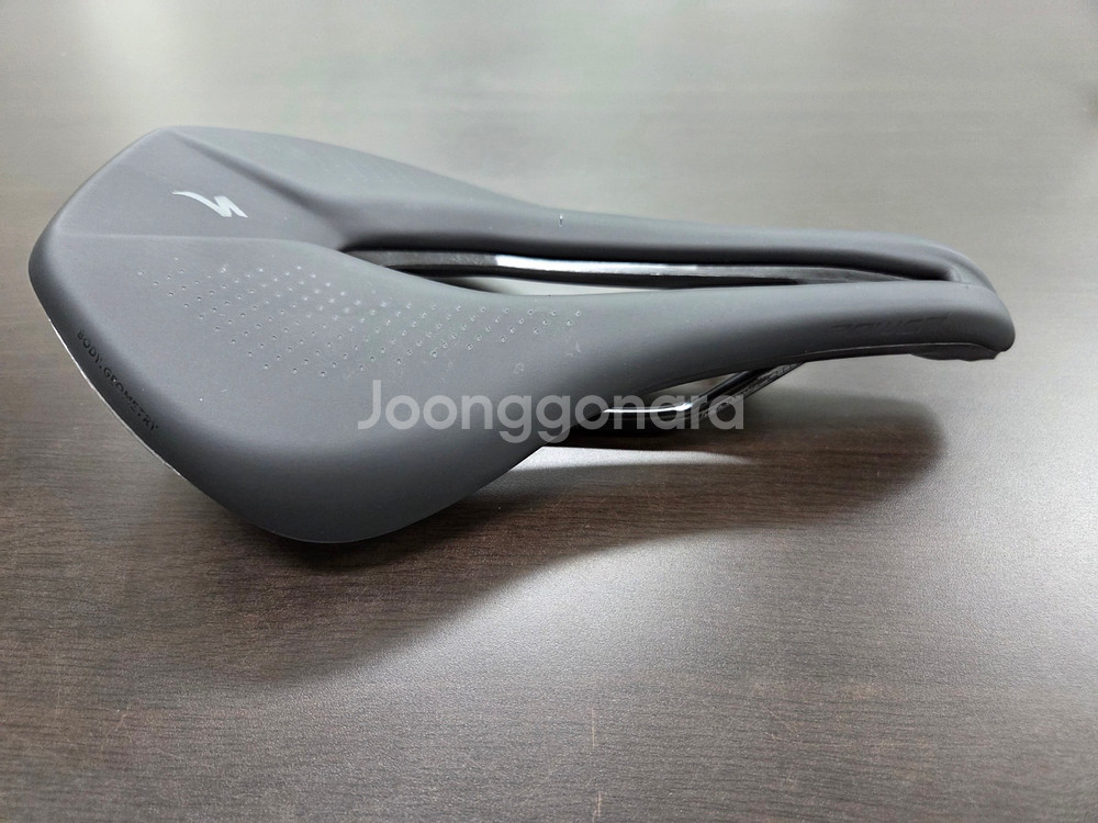 스페셜라이즈드 파워콤프 안장(143mm) 판매합니다.--3