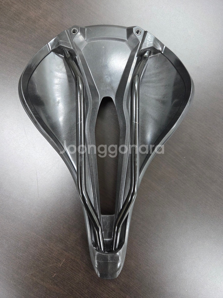 스페셜라이즈드 파워콤프 안장(143mm) 판매합니다.--4