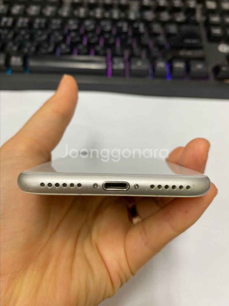 아이폰8 실버 액정+뒷면SS급 64GB 배터리100%--6