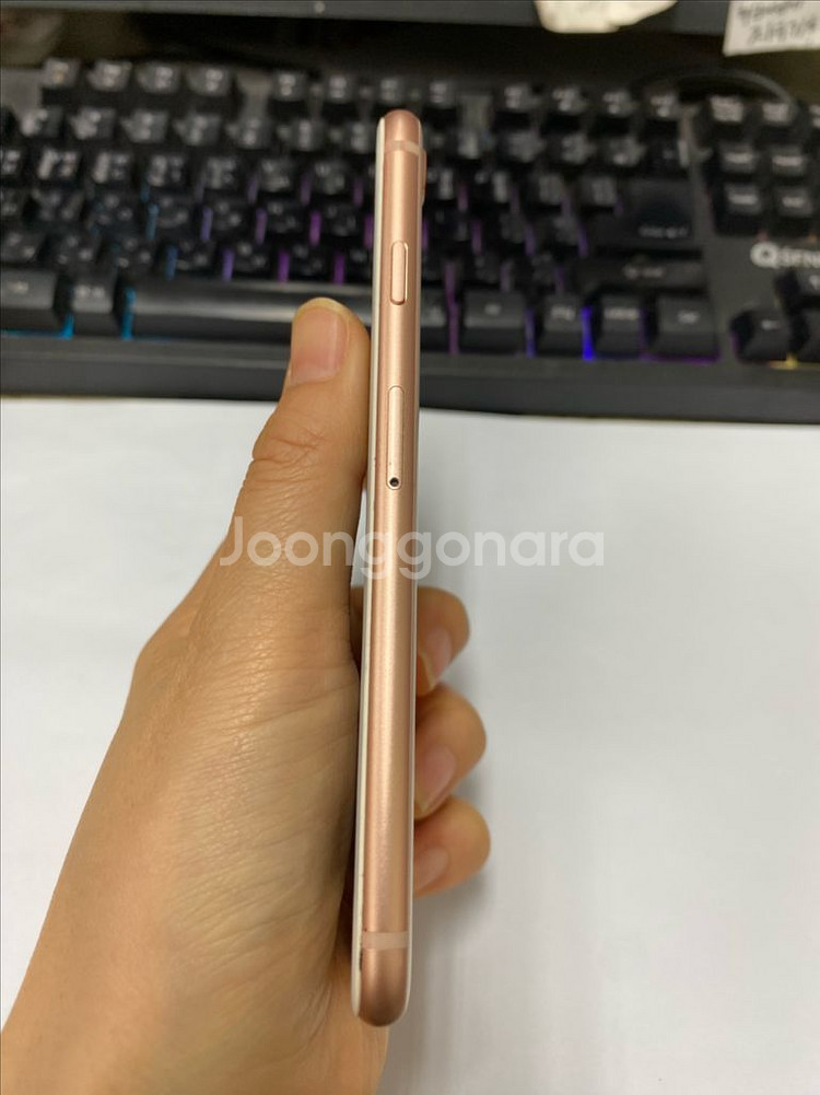 아이폰8 로즈골드 외관S급 64GB 배터리98% 지문X--5