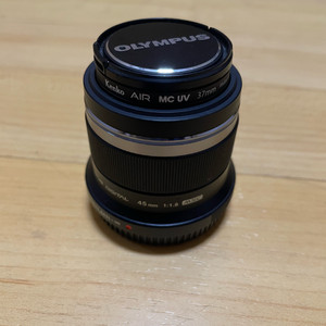 올림푸스 45mm f1.8 렌즈