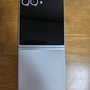 갤럭시 Z 플립6 512GB 화이트 팝니다