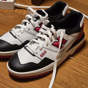 뉴발란스 550