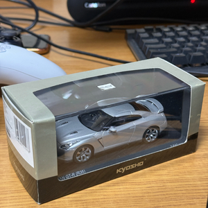 1/43 교쇼 닛산 GTR R35 실버