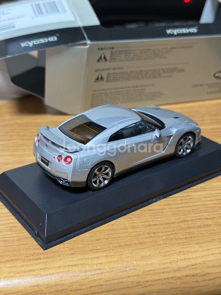 1/43 교쇼 닛산 GTR R35 실버--3