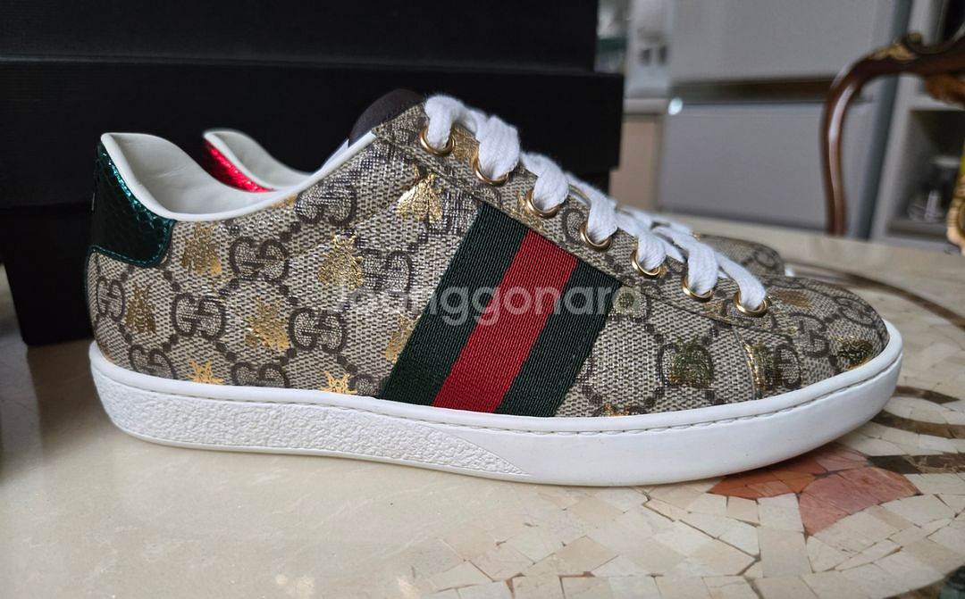 GUCCI 꿀벌 삼선 스니커즈(34 /210mm)--0
