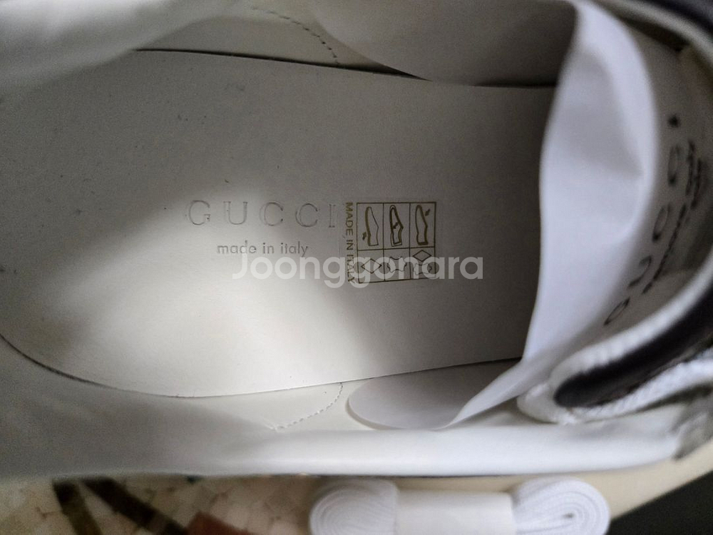 GUCCI 꿀벌 삼선 스니커즈(34 /210mm)--5