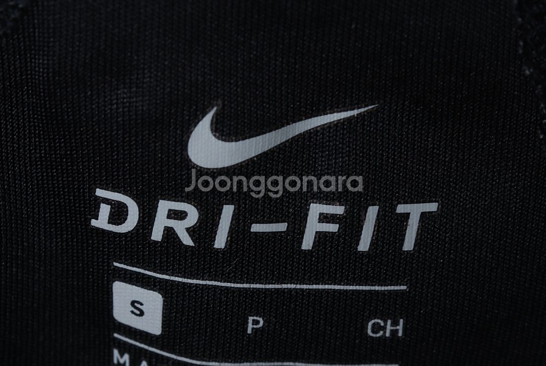 (S) 나이키 반팔 티셔츠 기능성 블랙 올드스쿨--3