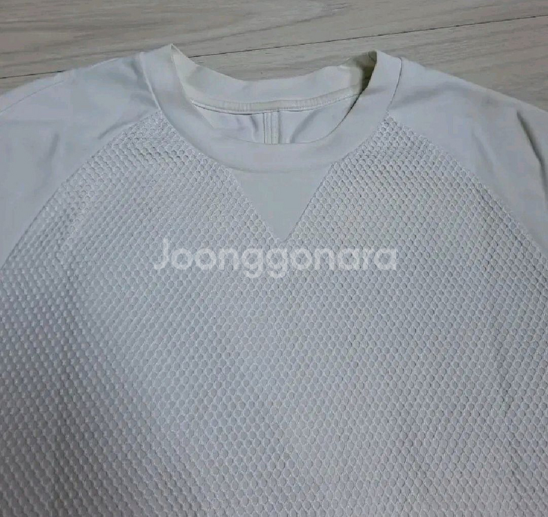 시스템옴므 정품 화이트 엠보싱 반팔 95-100사이즈--1