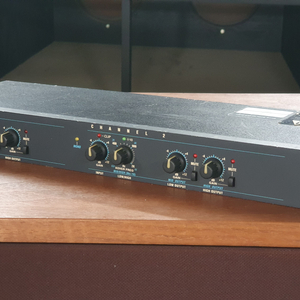 JBL M552 멀티용 2-Way 채널 디바이더