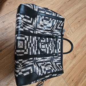 구찌 가방 판매