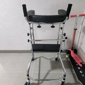 보행기 목욕휠체어 워커바