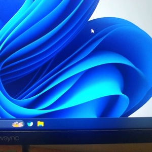 24인치 75hz fhd 화이트 모니터 팝니다
