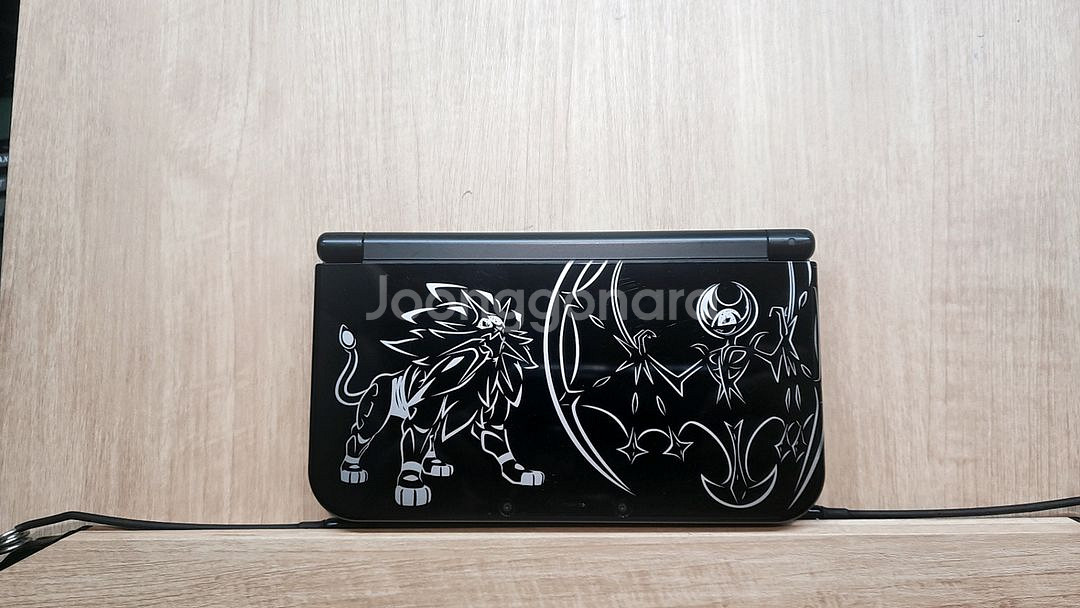 (오늘만 할인) 닌텐도 3ds 썬 문 에디션 + 충전기--0