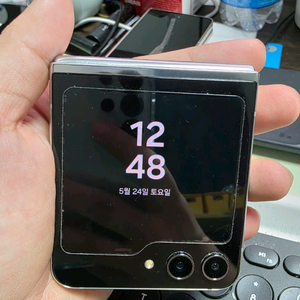 (3222)갤럭시z플립5 256 판매합니다