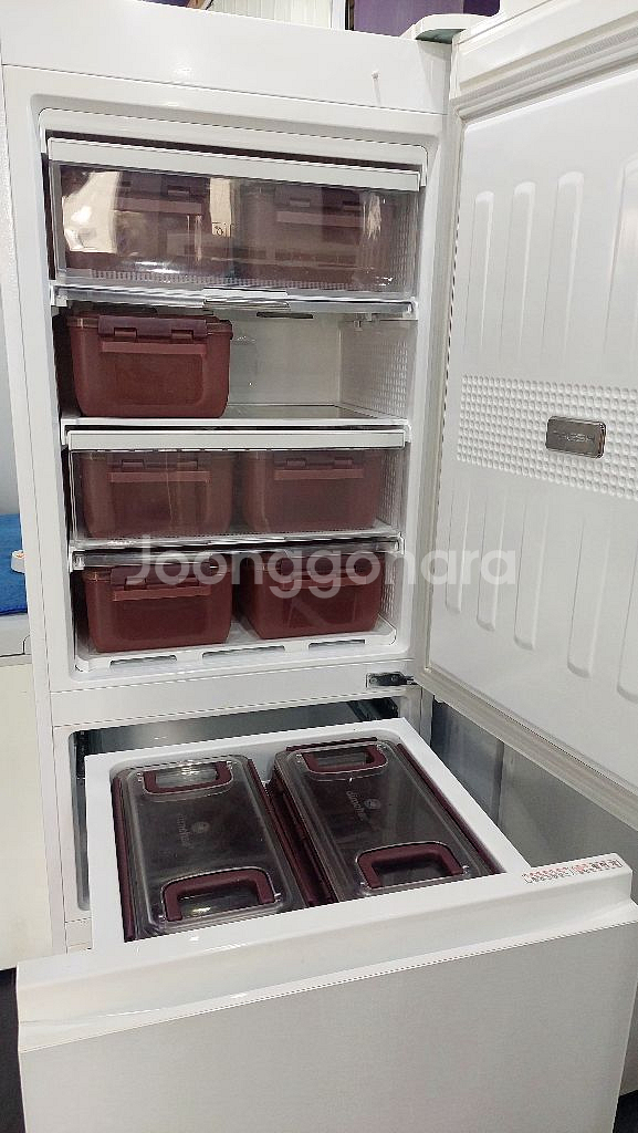 딤채 김치냉장고 330L 화이트 배송가능--0