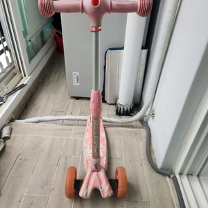 켈리앤스테판 벚꽃 접이식 유아킥보드 LED바퀴