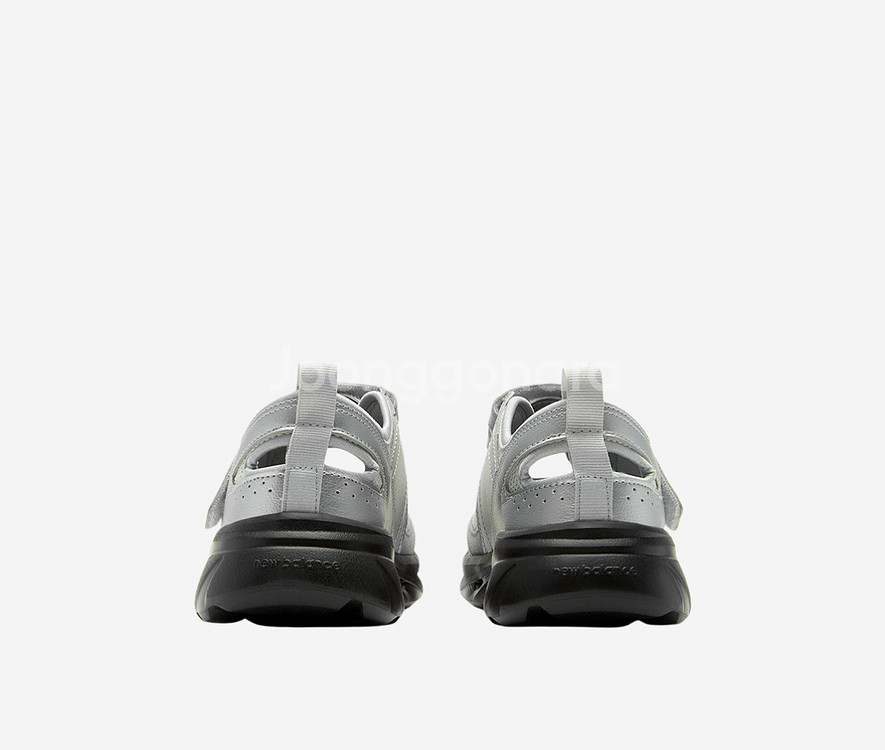 (220mm)뉴발란스 브리즈 SD2202 메탈릭 실버--2