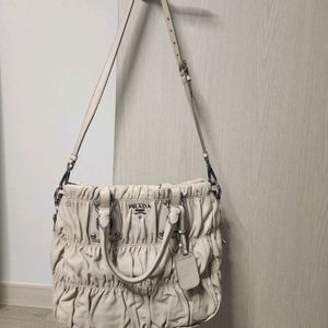 프라다 고프레 양가죽 토드백
