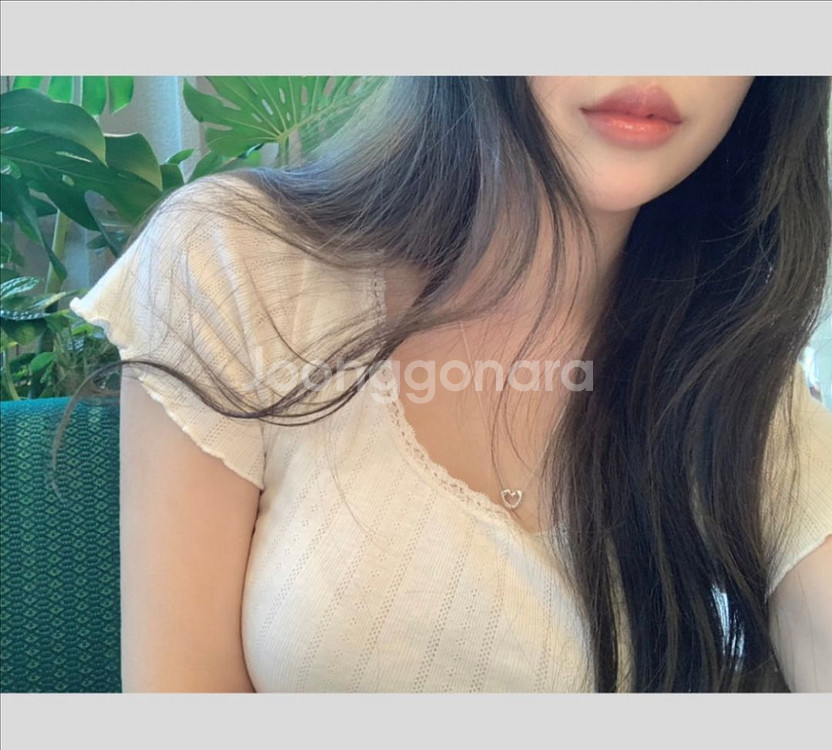 리브아워 레이스 티셔츠 새상품--1