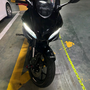 R3 23년식 6천키로 팔아유
