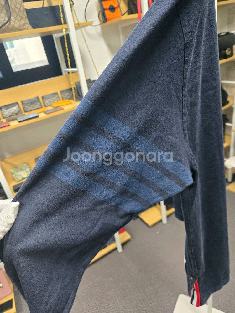 [정품]톰브라운 사건완장 롱슬리브 맨투맨--1