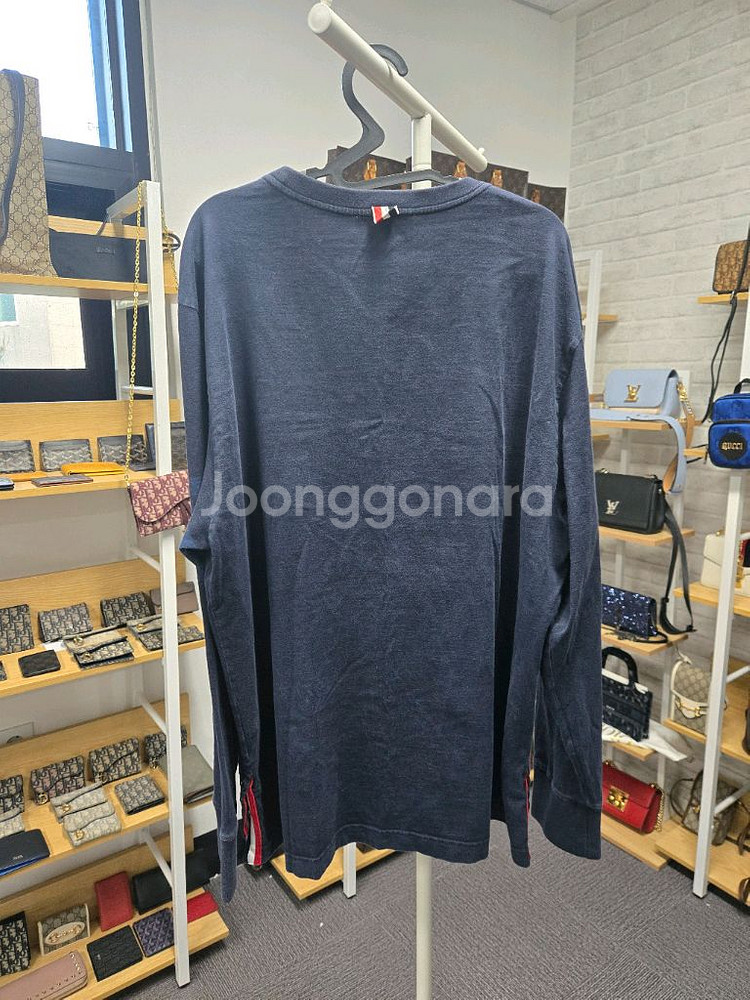 [정품]톰브라운 사건완장 롱슬리브 맨투맨--2