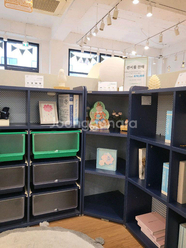 (리바트키즈 전시품)수납장과 코너장 책장구성--3