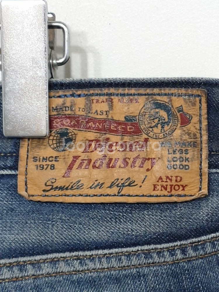 (34) 디젤 부츠컷 청바지 중청 자티니 데님팬츠--4