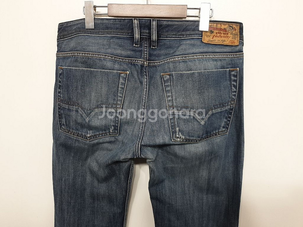 (34) 디젤 부츠컷 청바지 중청 자티니 데님팬츠--5