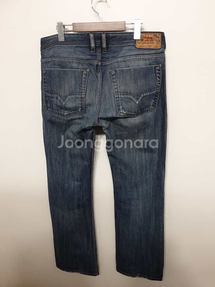 (34) 디젤 부츠컷 청바지 중청 자티니 데님팬츠--6