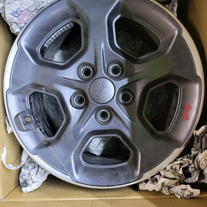랭글러 JT 휠타이어,휠스페이스 25mm 판매합니다.