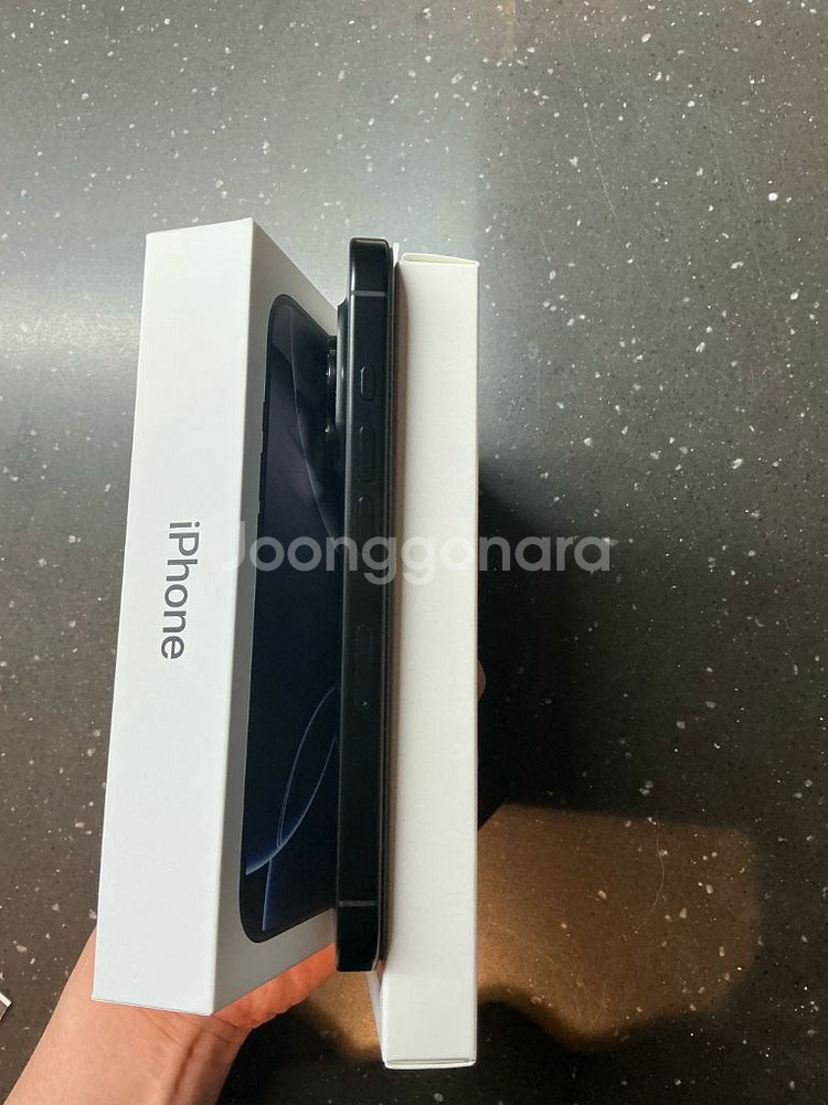 아이폰 16pro 블랙 티타늄 128GB--3
