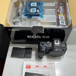 캐논 EOS R8 바디만 + 정품 배터리 3개 8000