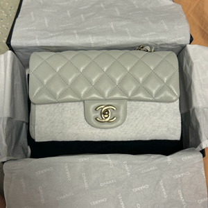 샤넬 뉴미니 플랩백 라이트 그레이(샴골)